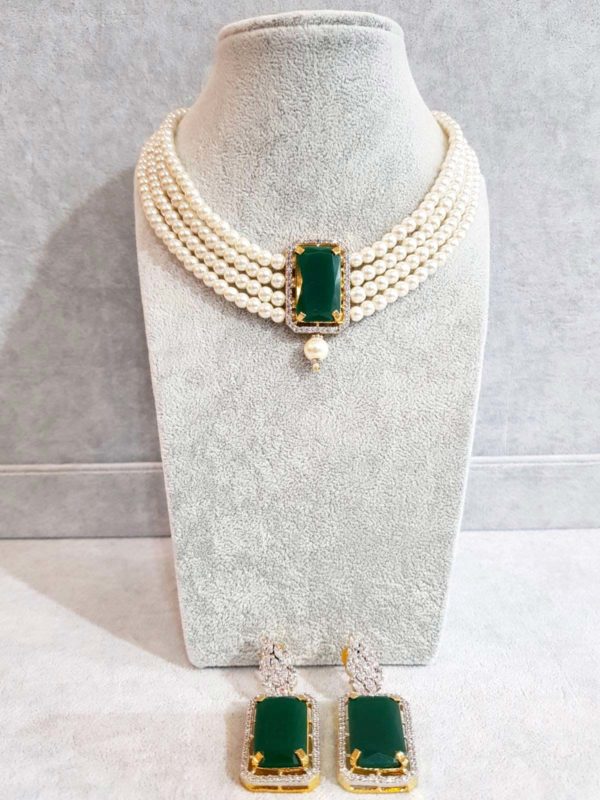 Pearl & Emerald Choker Style