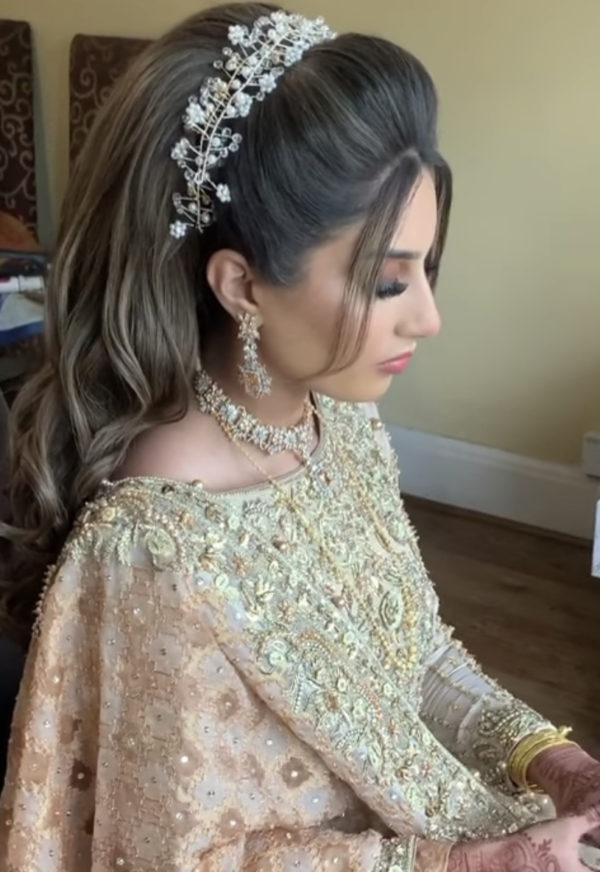 Pearl Gold Floral Hair Accessory - Image 3